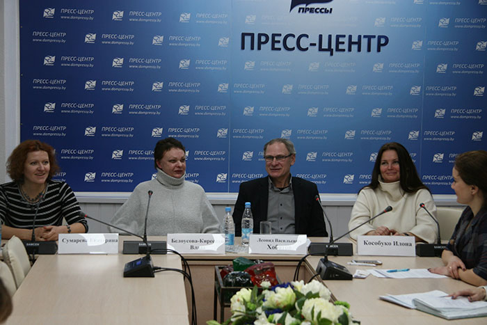Пресс-презентация выставки картин Белорусского союза художников состоялась в пресс-центре Дома прессы.
