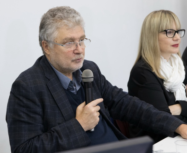 Будущие журналисты встретились с писателем Юрием Поляковым
