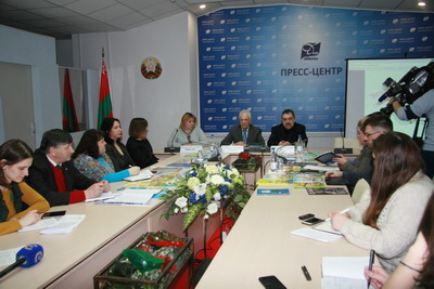 
  Адбылася прэс-прэзентацыя рэспубліканскай акцыі “Культурны маршрут “Мая Беларусь: сучасныя пісьменнікі дзецям”  
 
