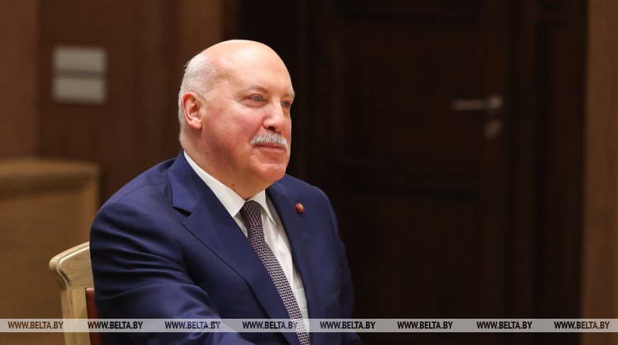 Мезенцев: "Блокадная книга" Алеся Адамовича и Даниила Гранина - литературный подвиг

