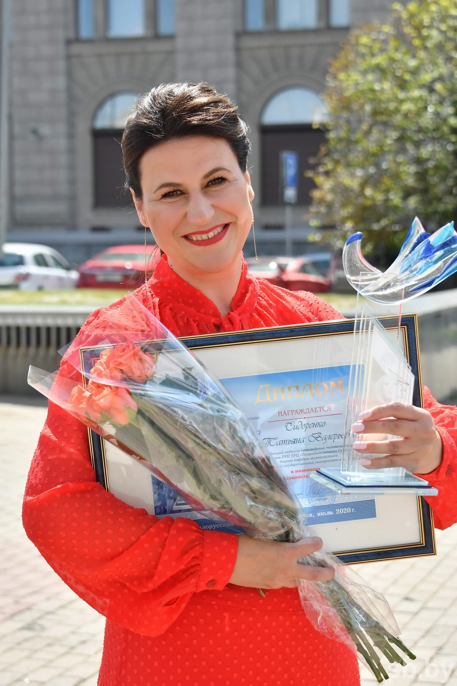 Поздравляем с высокой наградой!
