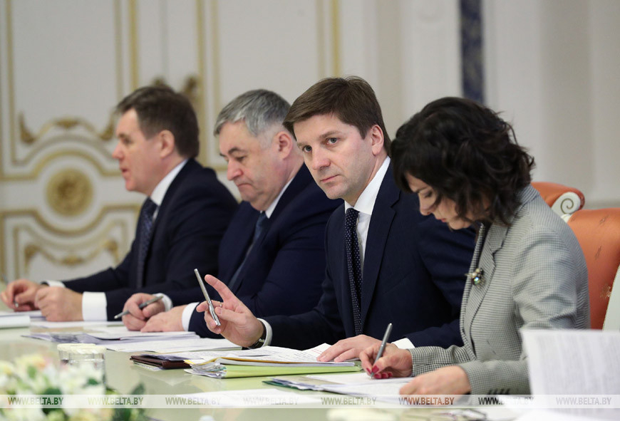 Нужно честно и объективно говорить с людьми на понятном языке, доносить им нашу позицию
