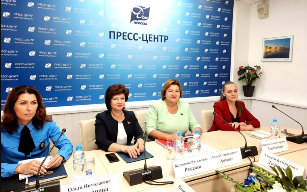 В Доме прессы состоялся открытый круглый стол «В сетях социальных сетей»
