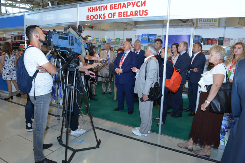 Белорусский павильон открылся на Московской книжной ярмарке
