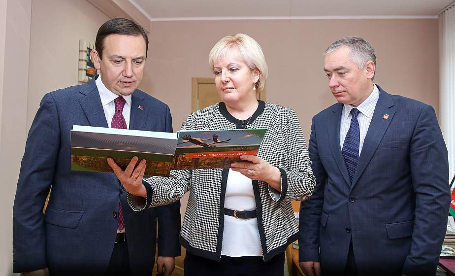 Министр информации Владимир Перцов посетил редакцию газеты «Гродзенская праўда»

