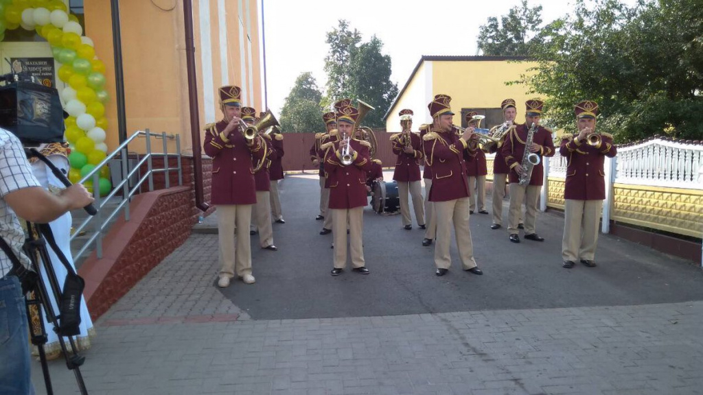 Новы кніжны магазін "Верасень" адкрыўся ў Іванаве
