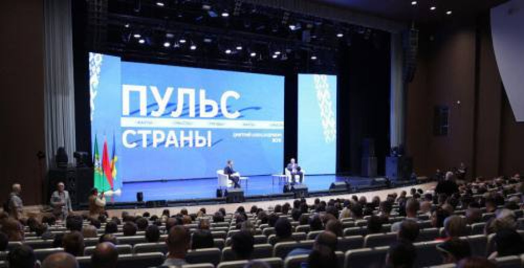 Серыялы аб беларусах, рэпарцёры з народа і падлеткі ў сацсетках. Пра што спыталі гамяльчане ў Дзмітрыя Жука
