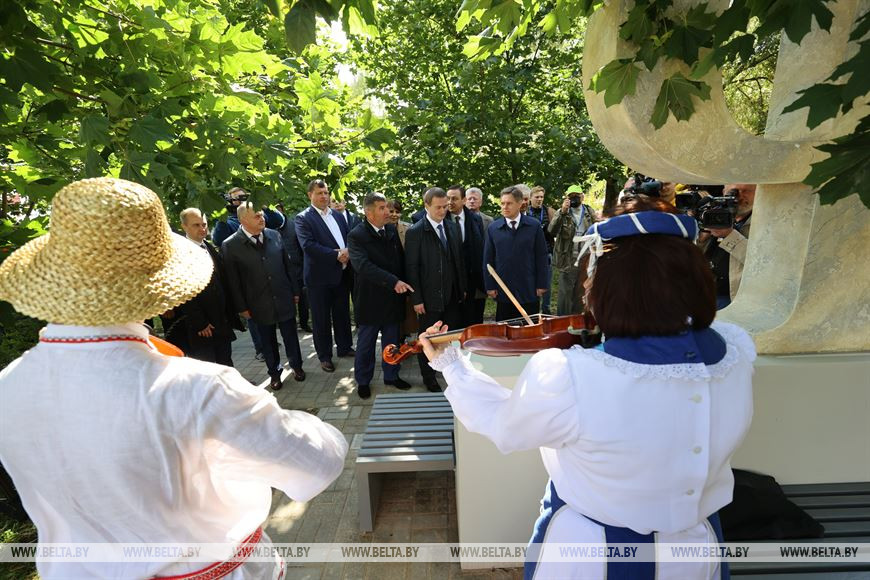 Аллея писателей_2.jpg Аллея писателей_2.jpg