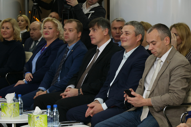 первый ряд.jpg