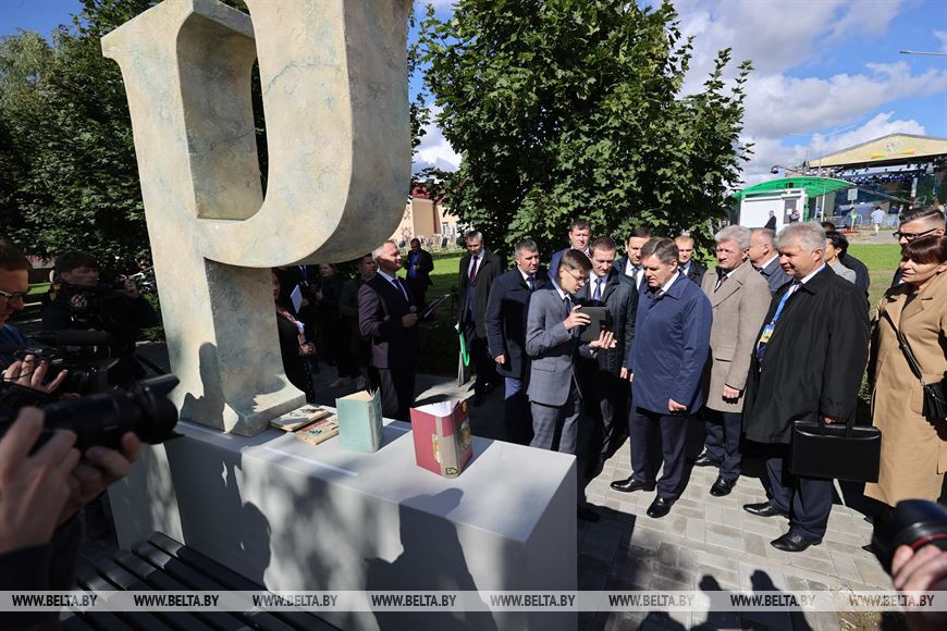 Аллея писателей_3.jpg Аллея писателей_3.jpg