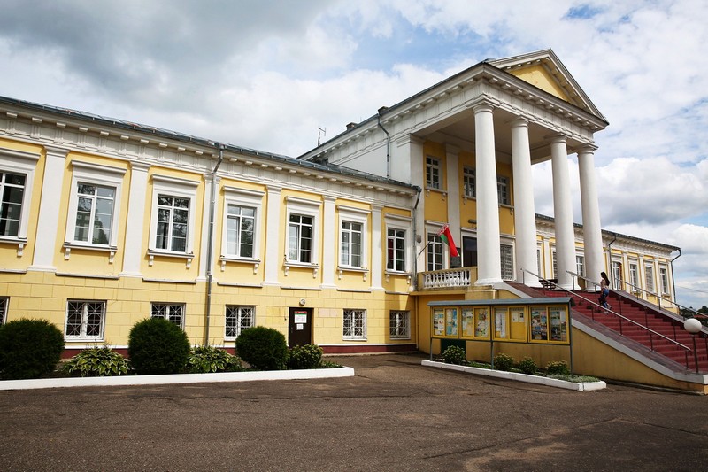 8воложиндворец (1).jpg